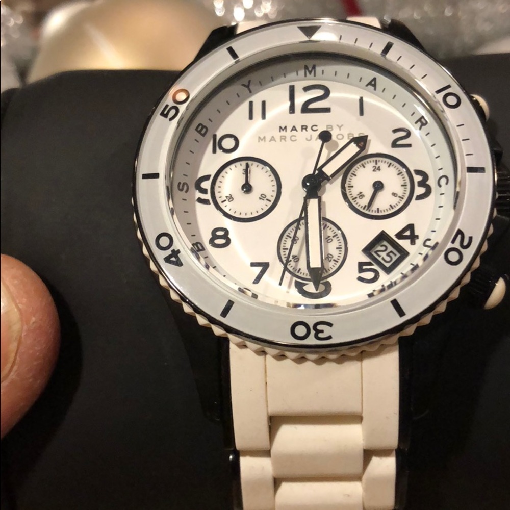 Marc Jacobs - Picture 2 of 3